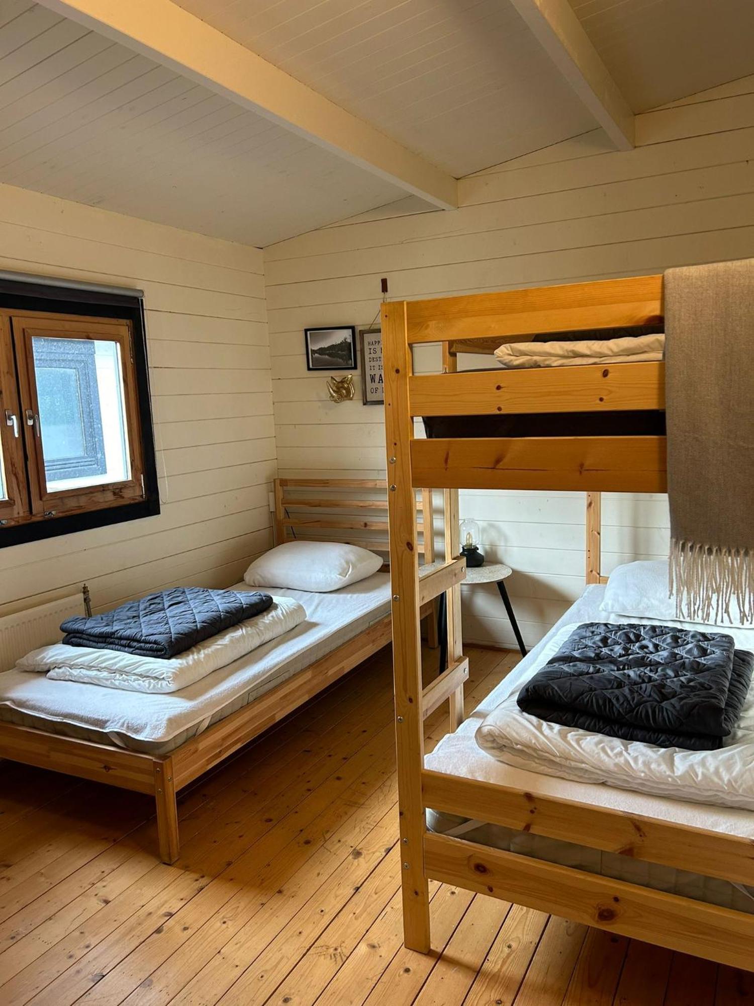 Geweldige 5 persoons Chalet met verwarmd zwembad nabij Dierenpark WILDLANDS Schoonebeek Buitenkant foto